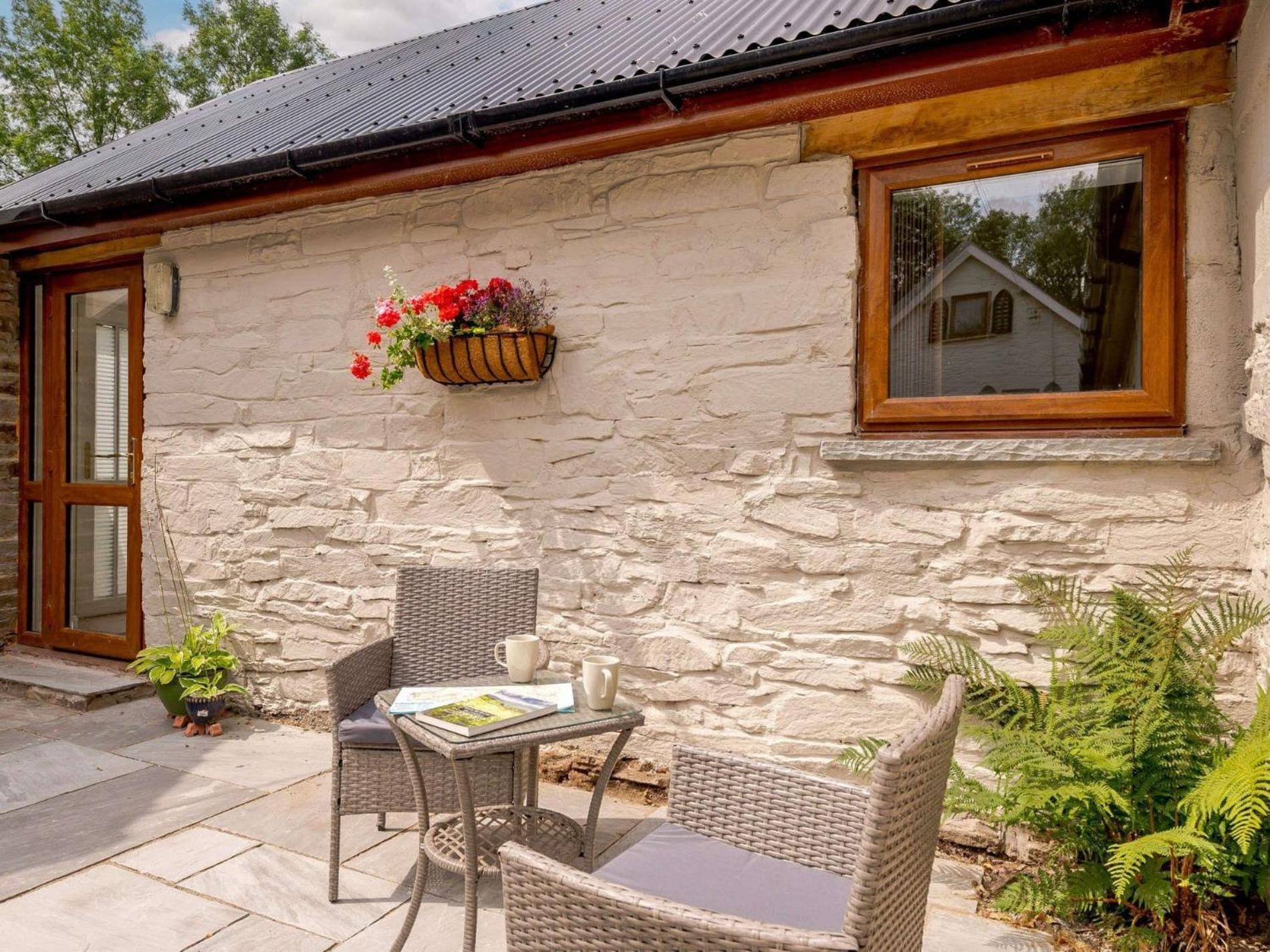 1 Bed In Clyro 86975 Villa Exterior photo